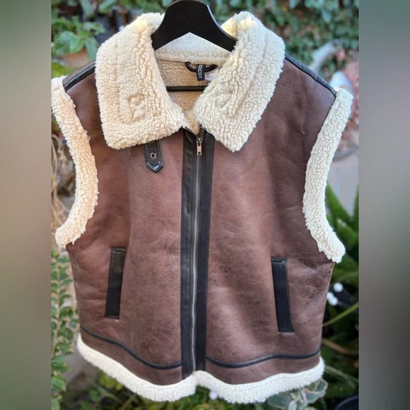 DIVIDED Faux Leather Sherpa Vest - Picture 1 of 13